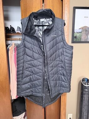 Columbia Women's Black Quilted Insulated Vest with High Collar